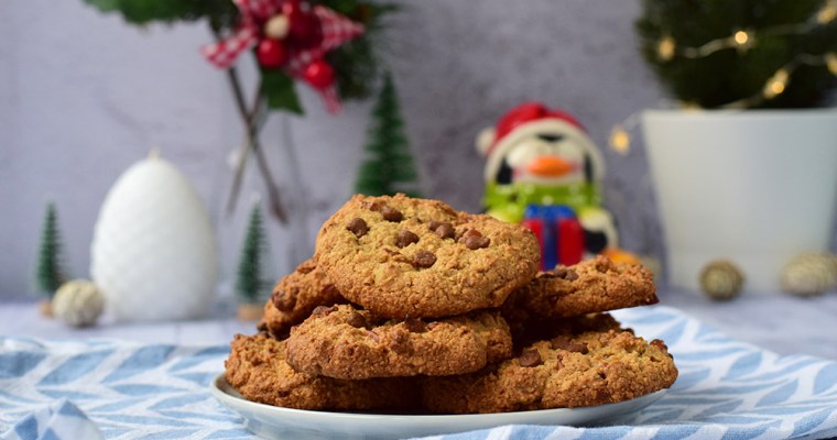 Almond Oat Cookies with Pecans